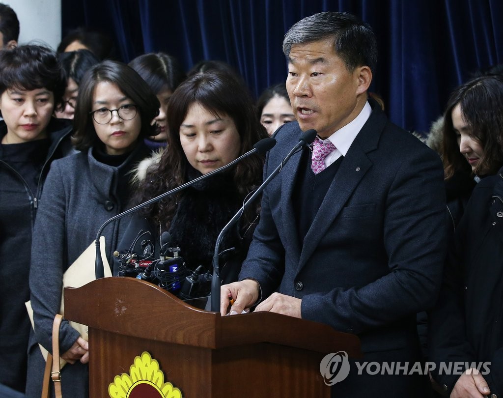 '단원고 존치교실 재학생에 돌려주세요'