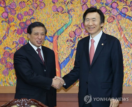 윤 외교, 장예쑤이 중 외교부 상무부부장 접견