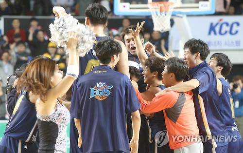 '승리의 KCC'
