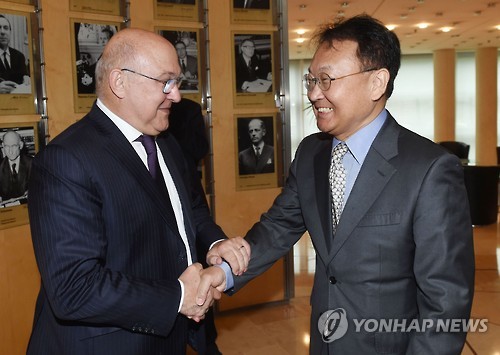 유일호 부총리, 미셸 사팽 프랑스 재무장관 면담