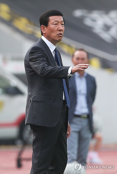 <프로축구> 전북 최강희 감독 "이기면서 기록 달성했더라면" - 1
