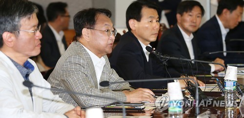 <브렉시트> 모두 발언하는 유일호
