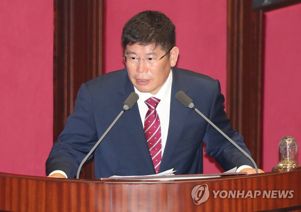 현안 질문하는 김경진 의원
