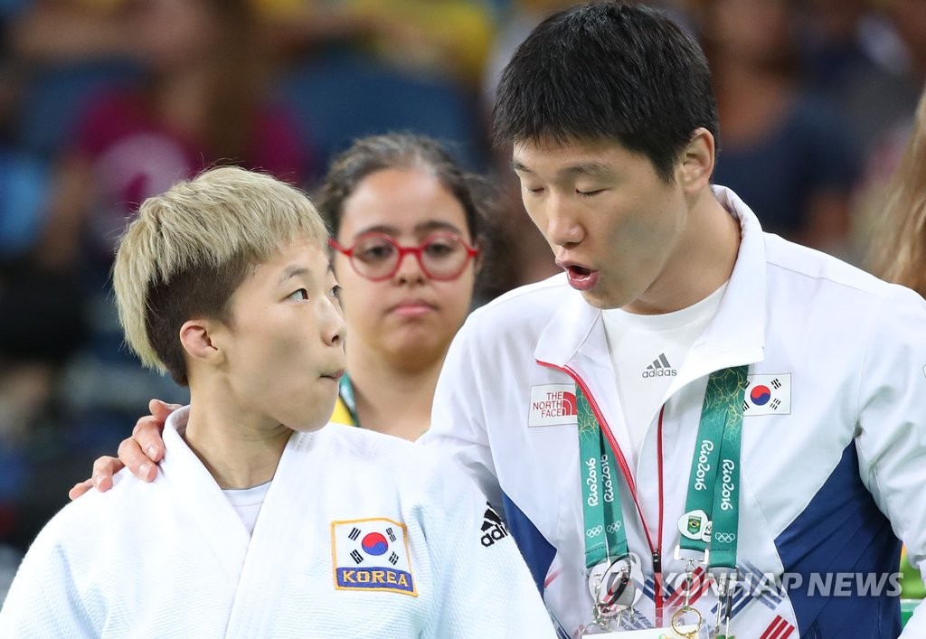 <올림픽> 이원희 코치 '보경이 잘했어!'