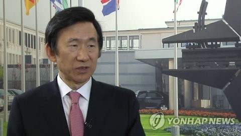 연합뉴스와 인터뷰 중인 윤병세 외교장관