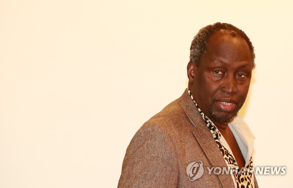 응구기 와 티옹오
