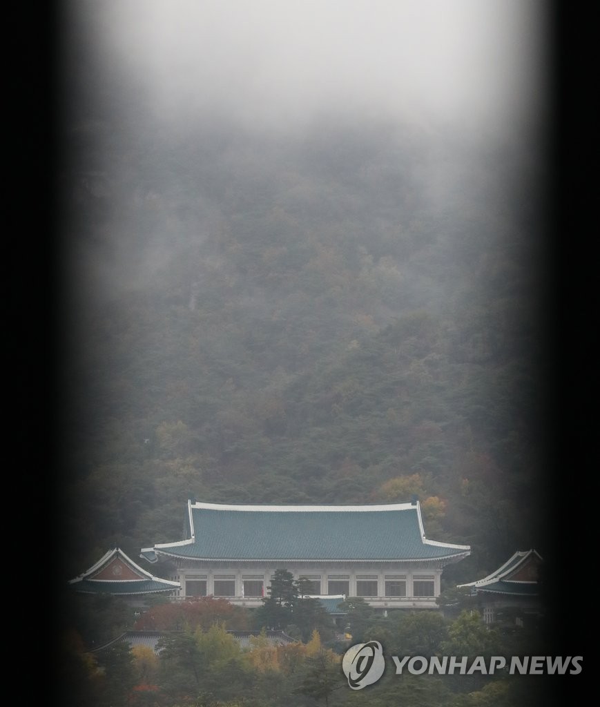 '최순실 논란'에 갇힌 청와대