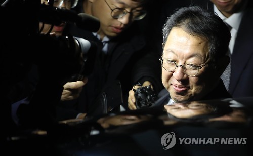 차에 타는 이석수