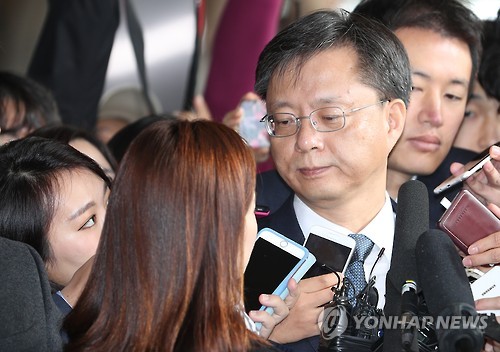 가족회사 질문에 날카로운 우병우