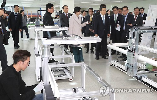 우수 수출기업 둘러보는 황 권한대행