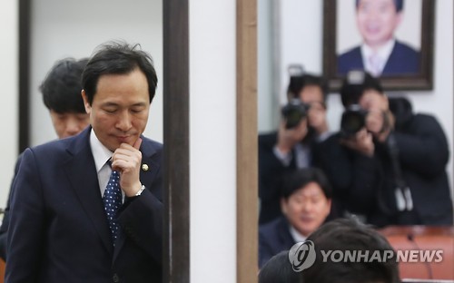 생각에 잠긴 우상호 원내대표