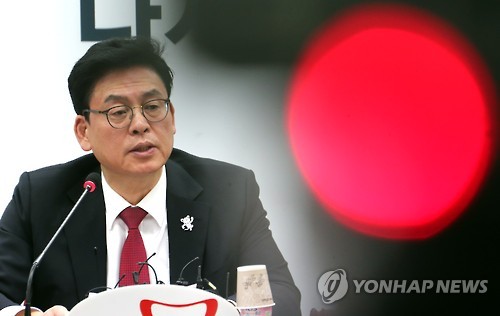 정우택 "야3당, 헌재 협박 그만하라"