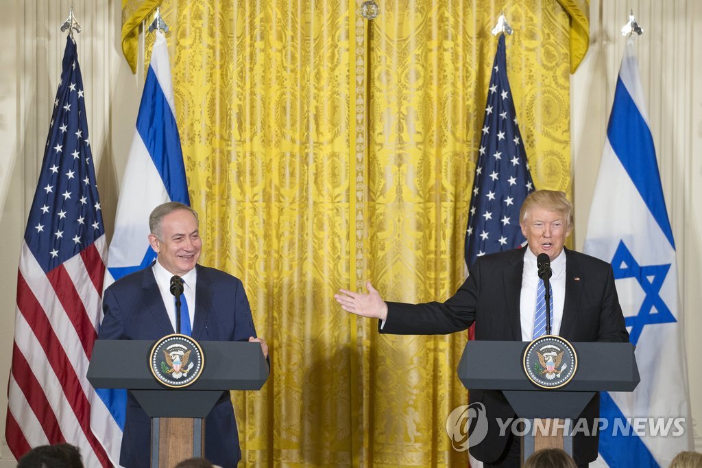 트럼프, 네타냐후에 "이스라엘 정착촌 확장 잠시 보류"