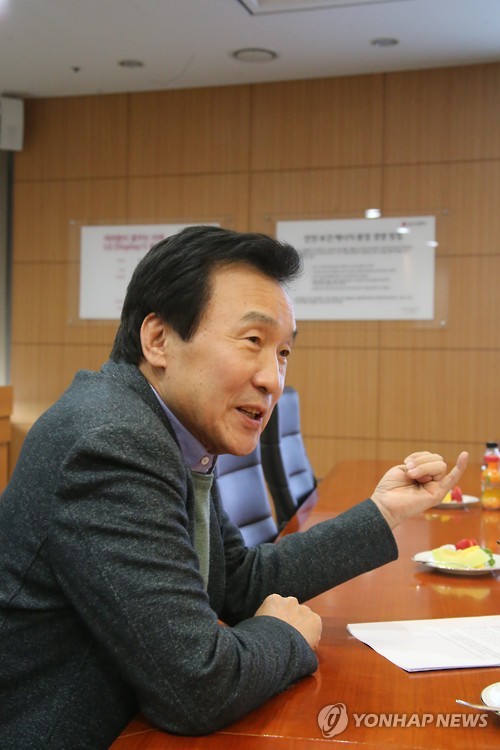 공장 유치 회상하는 손학규