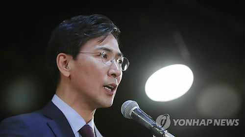 기념사하는 안희정