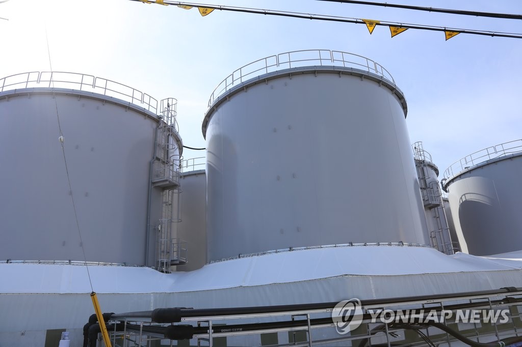 폐로 작업이 진행 중인 후쿠시마(福島) 제1원전 내부에 있는 오염수 탱크 [연합뉴스 자료사진] 