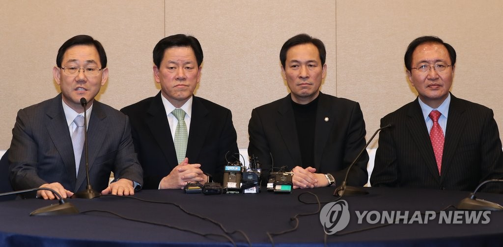 발언하는 주호영 원내대표