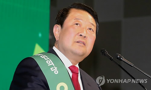 연설하는 박주선