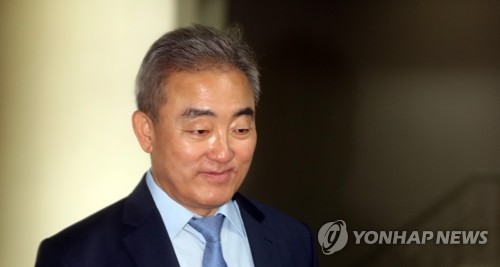 증인 출석하는 유진룡 전 장관
