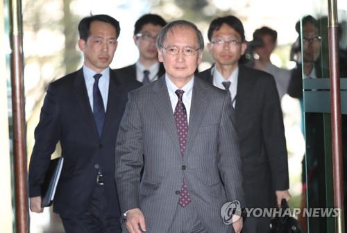 외교부 들어오는 주한 일본대사