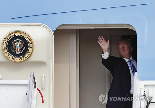 트럼프, 북핵 긴장 고조 속 '마라라고' 리조트행