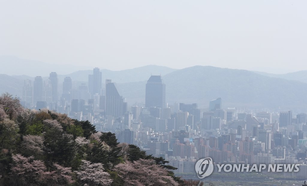 올봄 첫 황사 온 서울 하늘