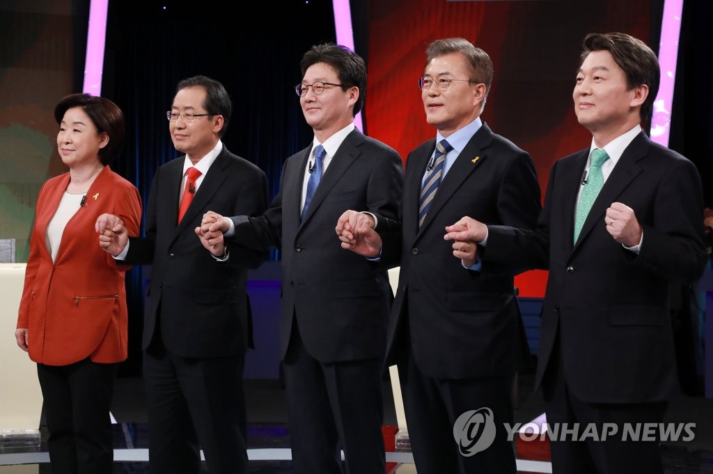 TV토론 앞두고 포즈 취하는 대선후보들
