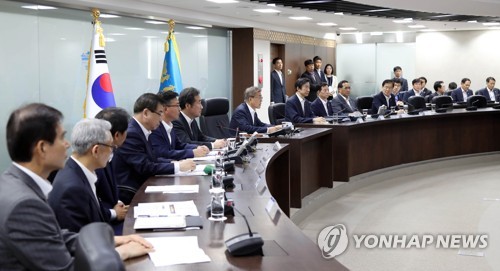 문 대통령, 첫 NSC 전체회의