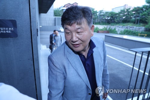 밝은 표정의 노태강
