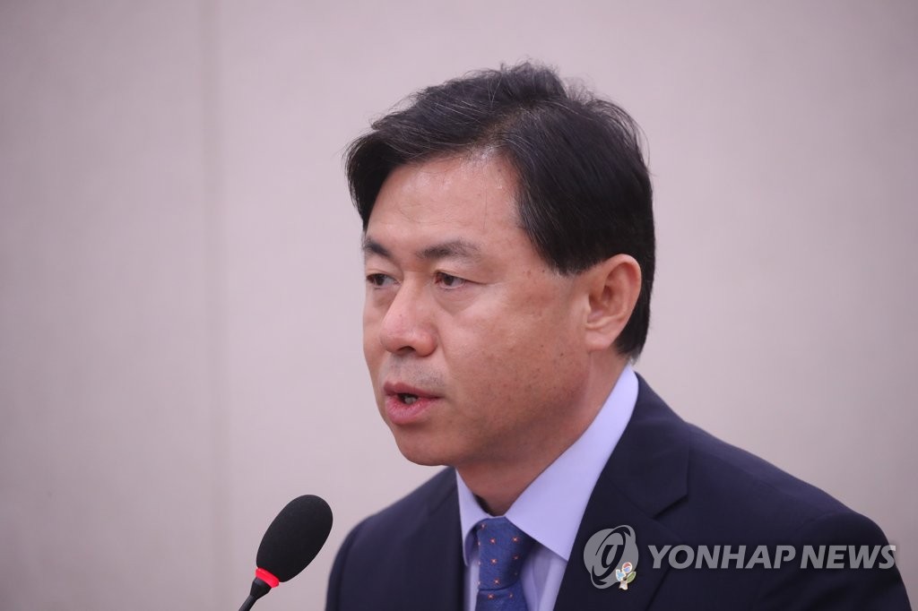 발언하는 김영춘 장관 후보자