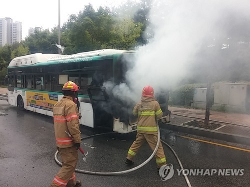 화성 시내버스 운행 도중 화재