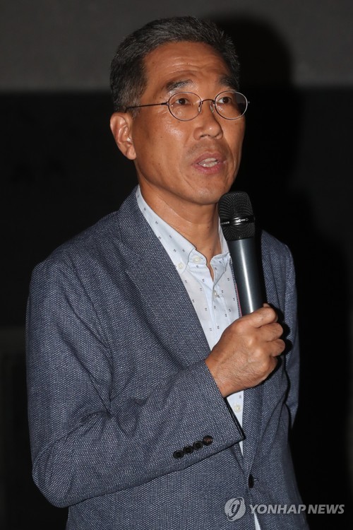 인사말하는 김주영 위원장