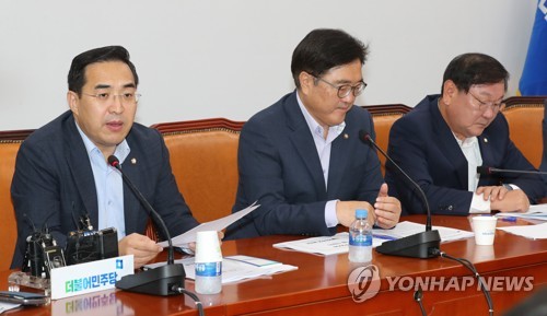 발언하는 박홍근 원내수석부대표