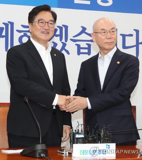 우원식 원내대표와 방통위원장
