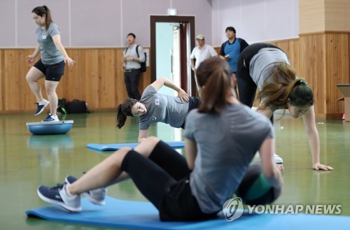 땀방울 흘리는 컬링 대표팀