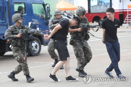 을지연습 실제훈련…붙잡힌 테러범들