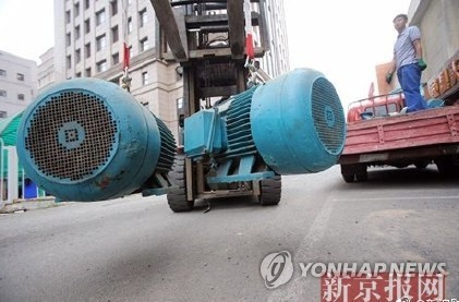 중국, 롯데마트서 발전기 몰수