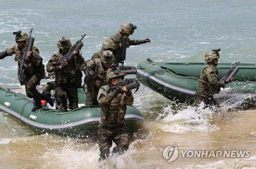 북한 김정은, 백령도 등 점령 가상훈련 참관