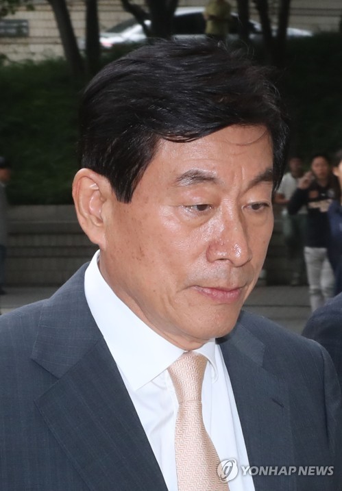 법원 도착한 원세훈