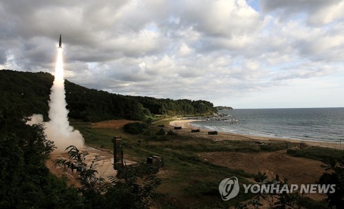 북 미사일 발사와 동시 현무-2 실사격 훈련