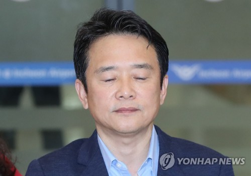 아들 비행에 조기 귀국한 남경필