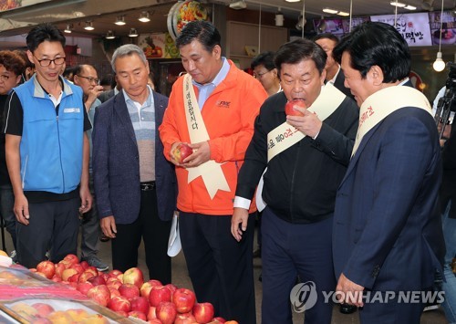 전통시장 찾은 박성택 중소기업중앙회장