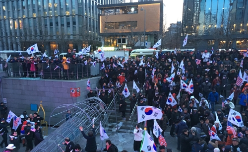 경찰, 3·1절 '태극기집회' 참가자 폭력 행위 엄정 수사