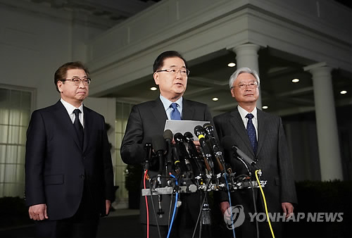 美방문 정의용 실장 "김정은, 트럼프 초청…핵·미사일 실험 중지하겠다"