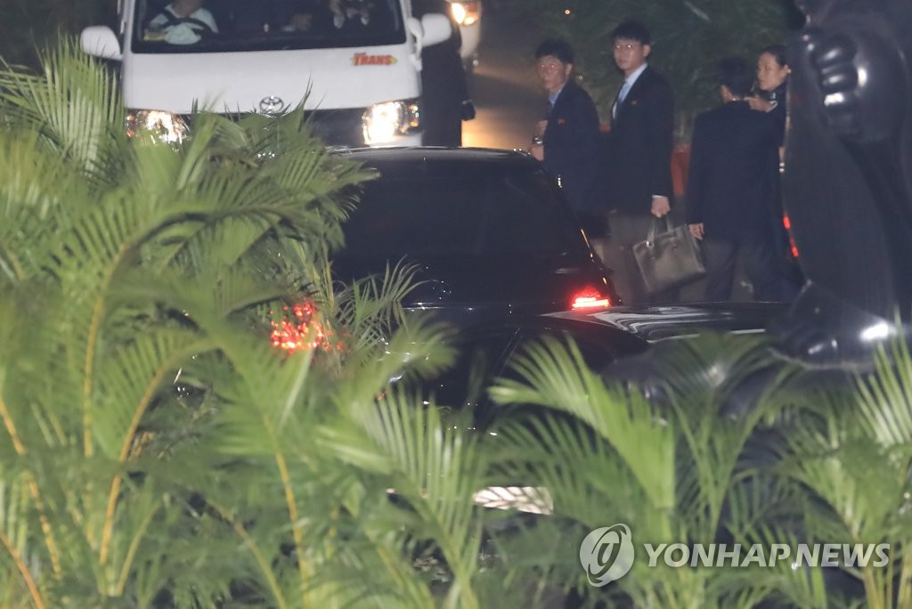 김정은, 싱가포르 경제시설 참관(?)