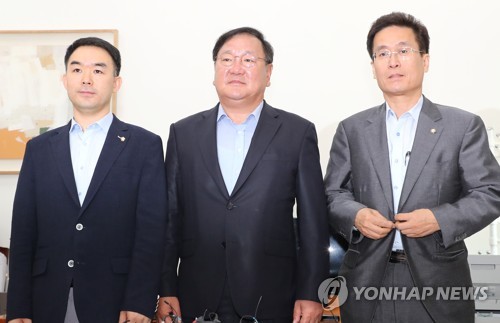 민생경제법안 TF 회의위해 모인 여야 3당