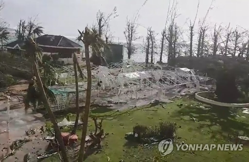 태풍으로 아수라장 된 사이판 리조트