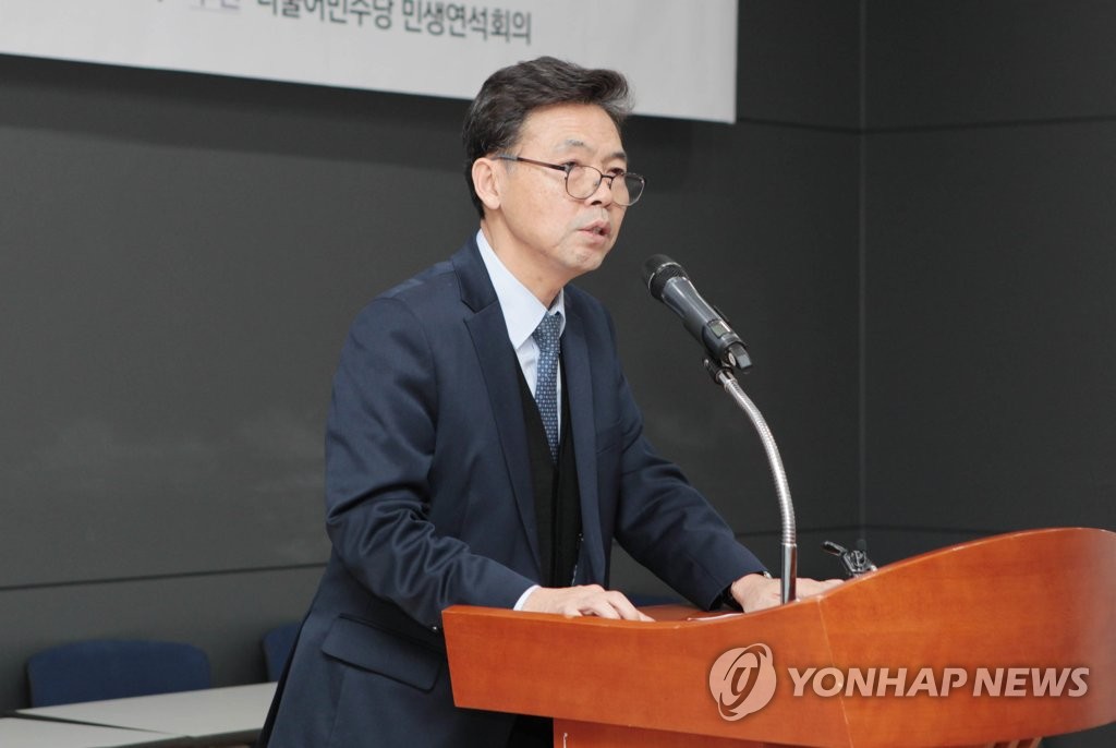 홍장표 소득주도성장특위 위원장 "자영업자 소득 늘려야"