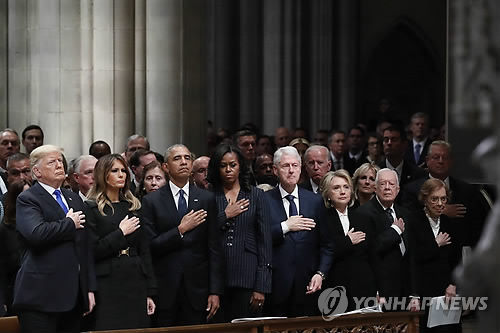 부시 전대통령 국장(國葬) 참석 미 전현직 대통령 부부