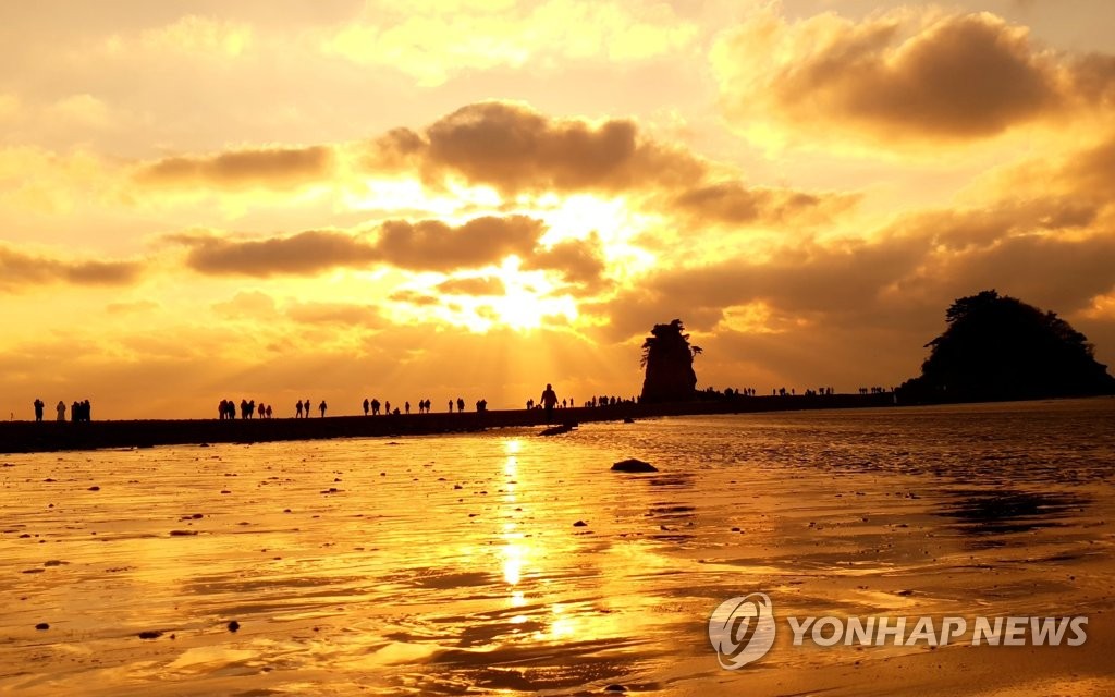 꽃지해변 할미 할아비 바위 해넘이